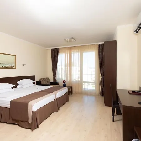 Rome Palace Deluxe Σάνι Μπιτς
