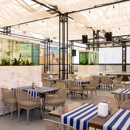 Rome Palace Deluxe فندق 4*