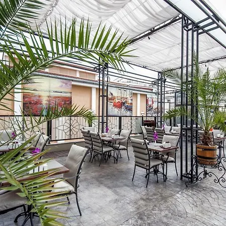 Rome Palace Deluxe 4*
