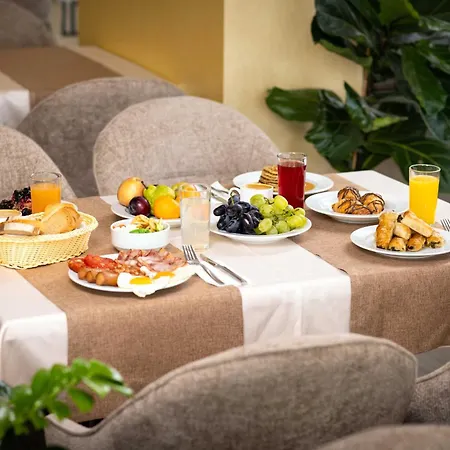 Готель Rome Palace Deluxe 4*