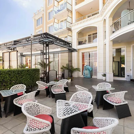 Готель Rome Palace Deluxe 4*