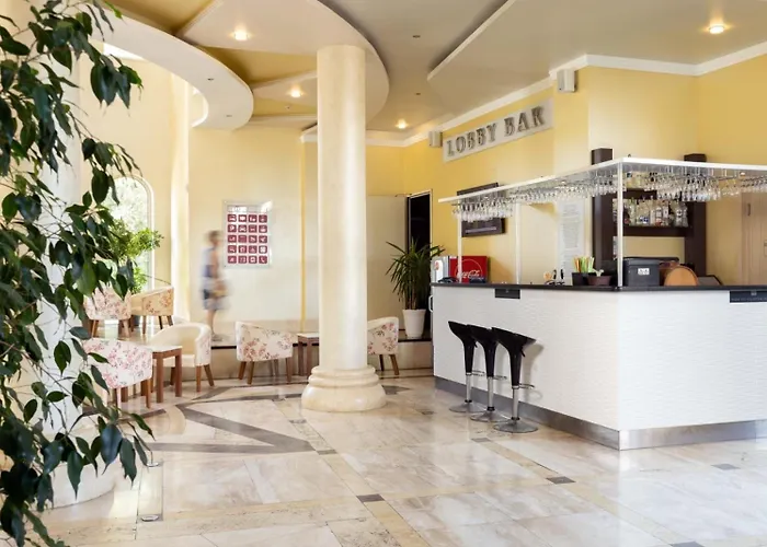 Отель Rome Palace Deluxe Солнечный берег