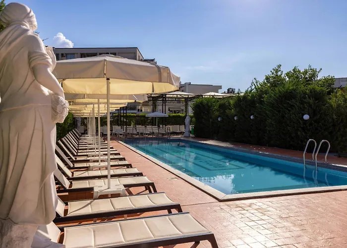 Rome Palace Deluxe Отель 4*