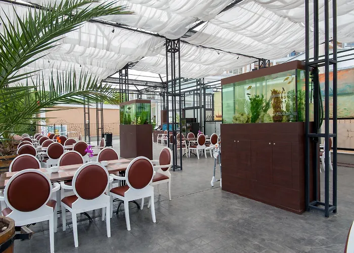 Rome Palace Deluxe Отель