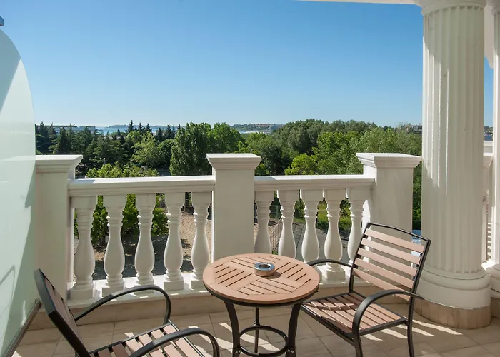 Отель Rome Palace Deluxe Солнечный берег