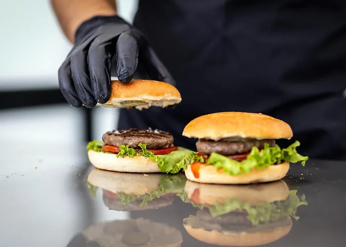 Rome Palace Deluxe 酒店 4*